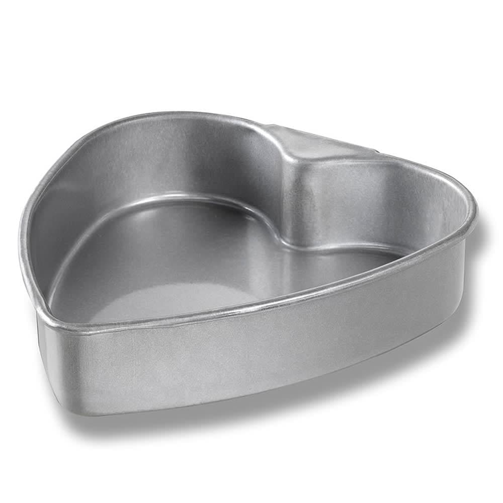 Chicago Metallic Heart Cake Pan, 8 4/5" x 8 1/10" x 2", AMERICOAT Glazed 26 ga Aluminized Steel (48105)
