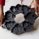 Lodge Cast Iron Holiday Wreath Pan w/ Handles (BWHW) thumbnail 4