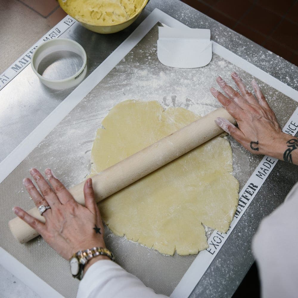 Matfer Bourgeat 321004 Baking Mat - 24 1/2" x 16 3/8", Fits 18" x 26", Silicone