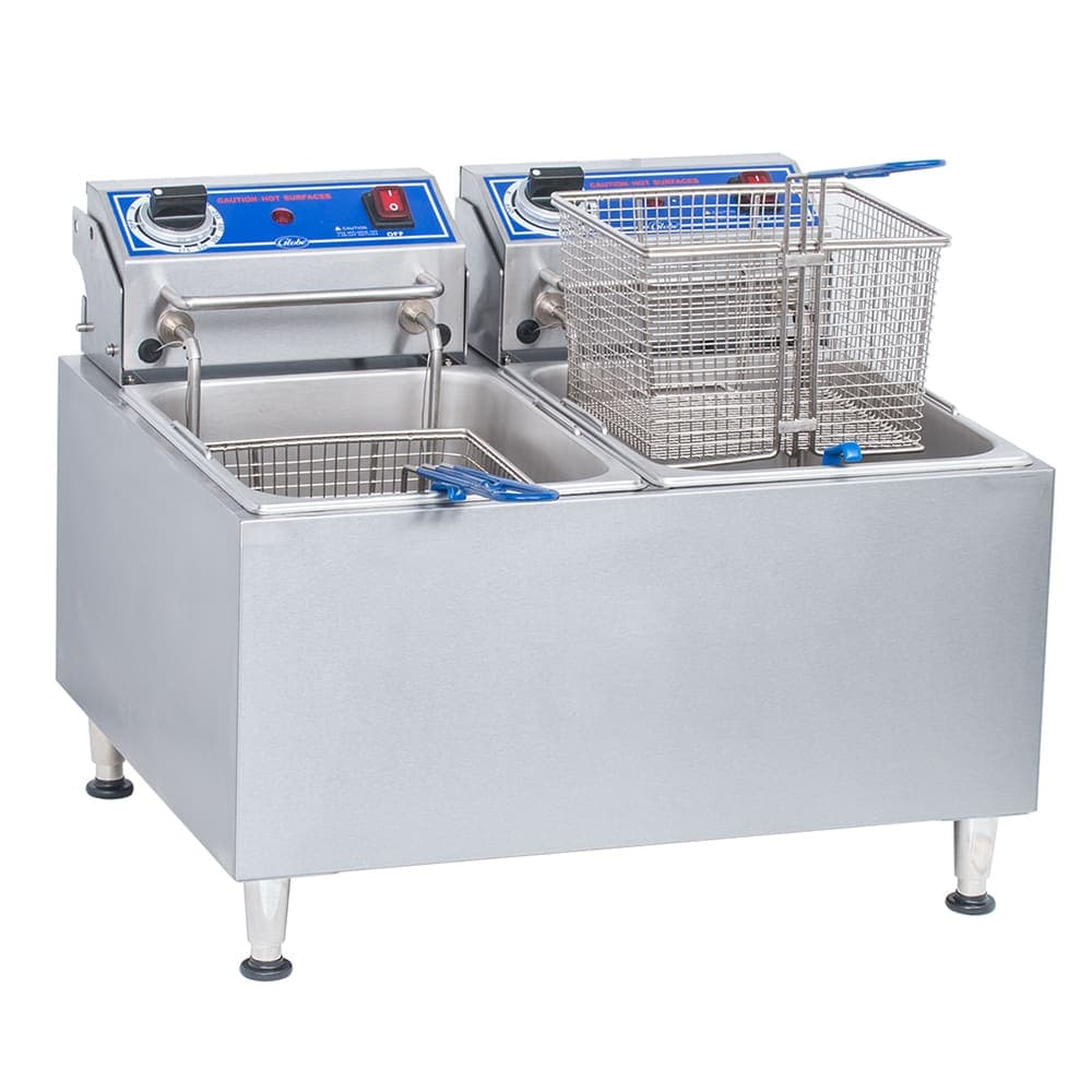 Globe PF32E Countertop Electric Fryer - (2) 16 lb Vats, 208 240v/1ph