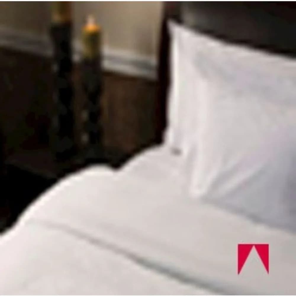 Sobel Westex 200 Thread Count Plain Weave 60% Cotton/40% Polyester Fitted Sheet, White, Hotel King