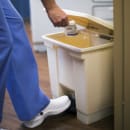 Rubbermaid FG614300BEIG 8 gal Step-On Container - Beige thumbnail 3