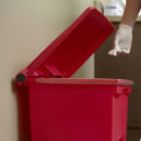 Rubbermaid FG614300RED 8 gal Step-On Container - Red thumbnail 4