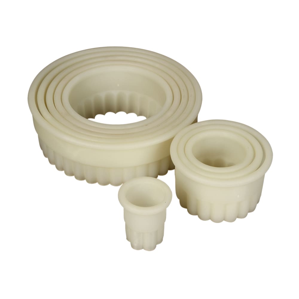 Mercer Culinary M35501 9 Piece Round & Fluted Cookie Cutter Set w/ Storage Container, Nylon