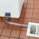 Cambro IBSD37148 Mobile Soak Tank - 37 Gallon Capacity, Clear Cover/White Base thumbnail 7