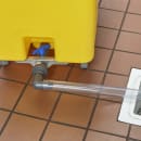 Cambro IBSD37229 Mobile Soak & Brine Tank - 37 Gallon Capacity, Clear Cover/Yellow Base thumbnail 7