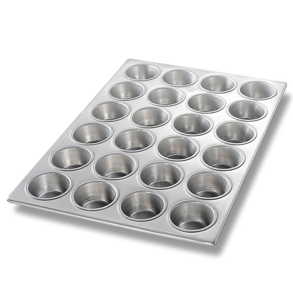 Chicago Metallic Muffin/Cupcake Pan, Makes (24) 2 3/4" Cakes, Noncoated 20 ga Aluminum (46520)