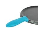 Lodge Hot Handle Holder - Heat Resistant to 450 degrees, Color Varies (ASHHMCC) thumbnail 5