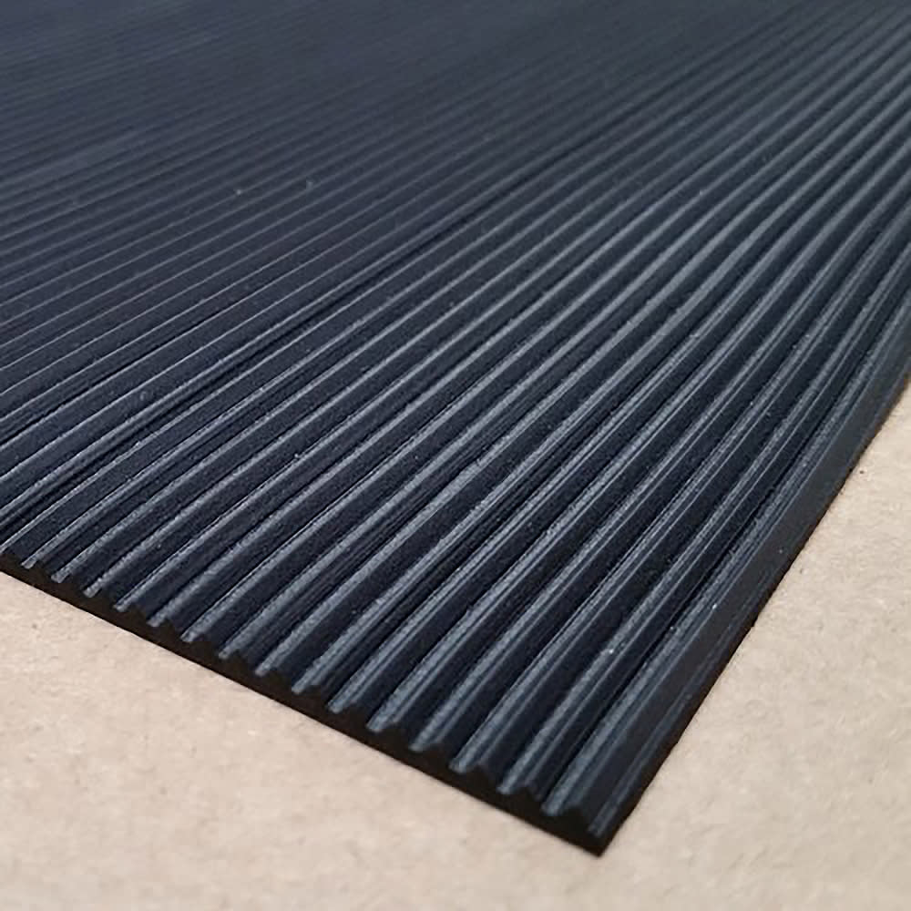 Cactus Mat 1011R-E3 Ezy Kleen Runner - 3' x 105', Vinyl, Gray