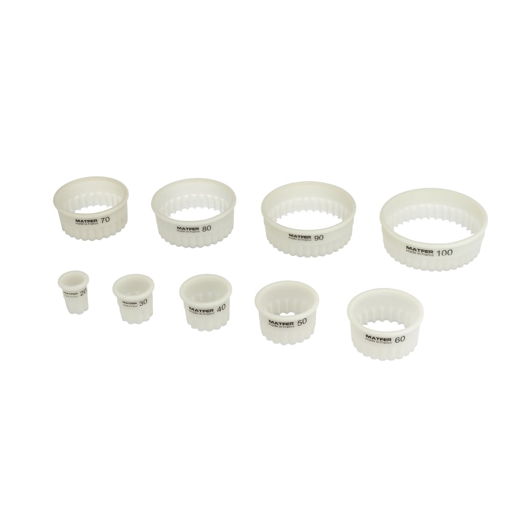 Matfer Bourgeat 150101 9 Piece Round & Fluted Pastry Cutter Set w/ Storage Container, Composite