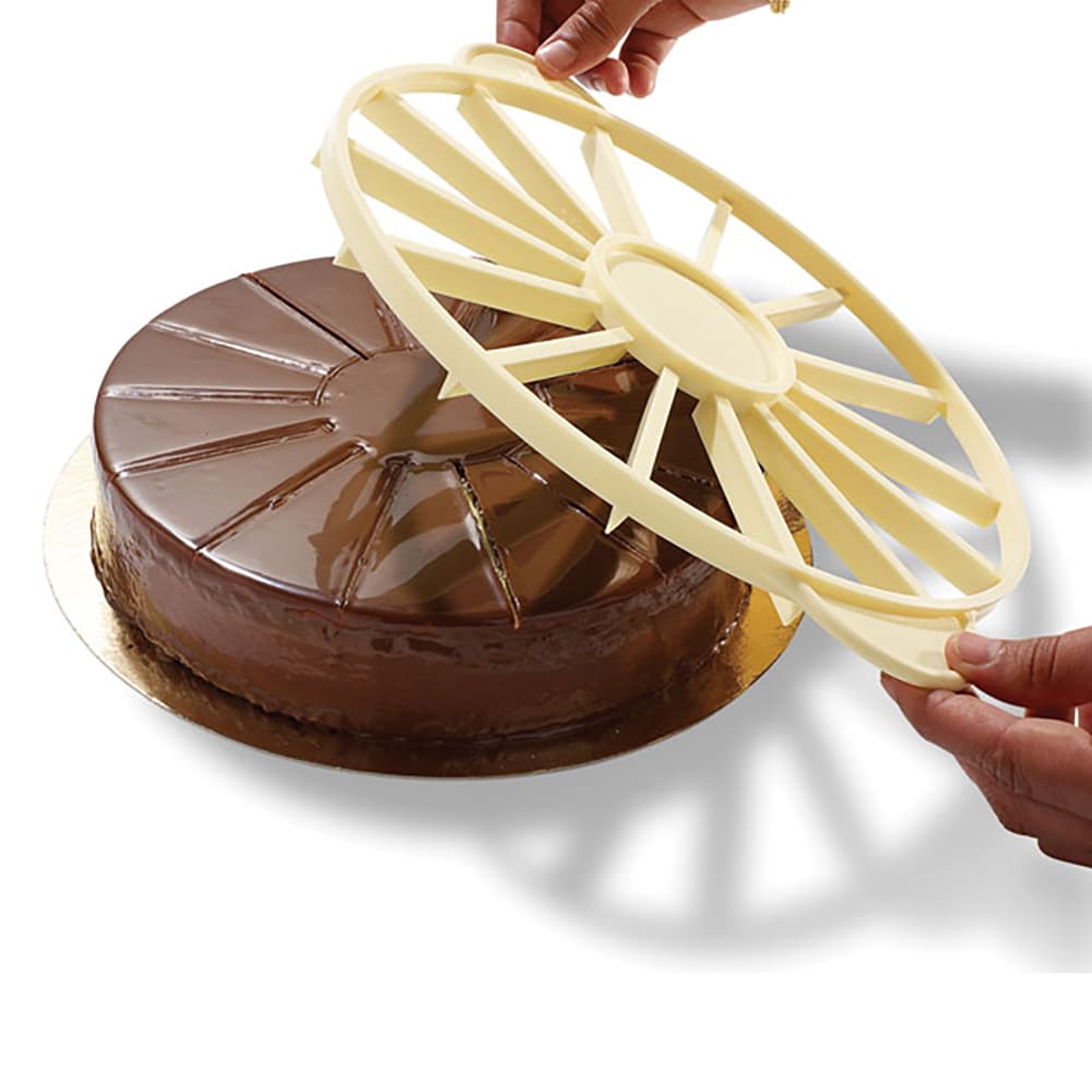 Matfer Bourgeat 154052 10 3/4" Pie Marker, Reversible for 12 - 18 Cut, Plastic