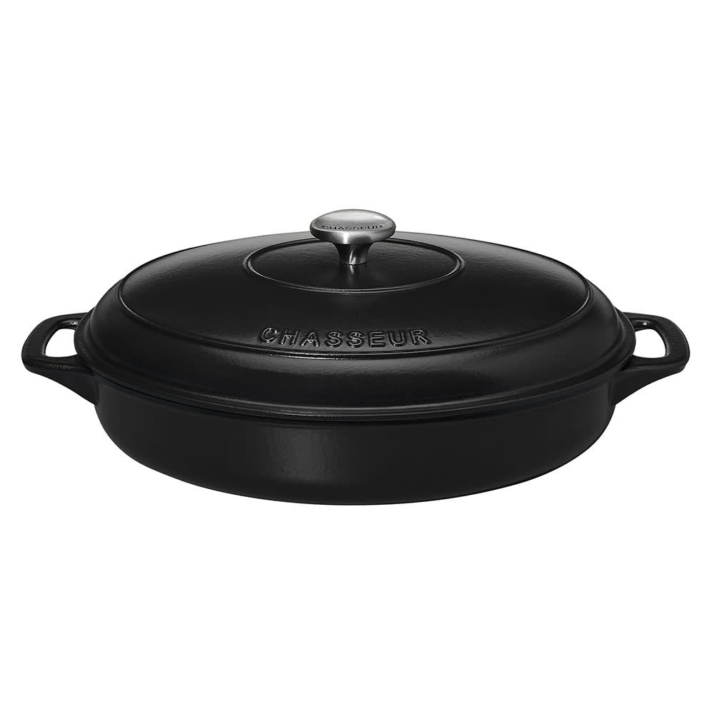 Chasseur 6 1/2 qt Oval Cast Iron Casserole Dish - 15 1/3" x 12 1/5", Black (FN431)