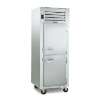 True STG1R-2HS-HC 27 1/2" One Section Reach In Refrigerator, (2) Right Hinge Solid Doors, 115v thumbnail 3