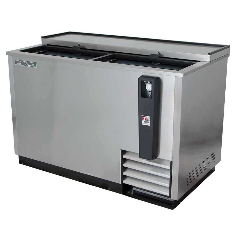 True TD-50-18-S-HC 50" Forced Air Bottle Cooler - Holds (396) 12 oz Bottles, Lid Locks,115v