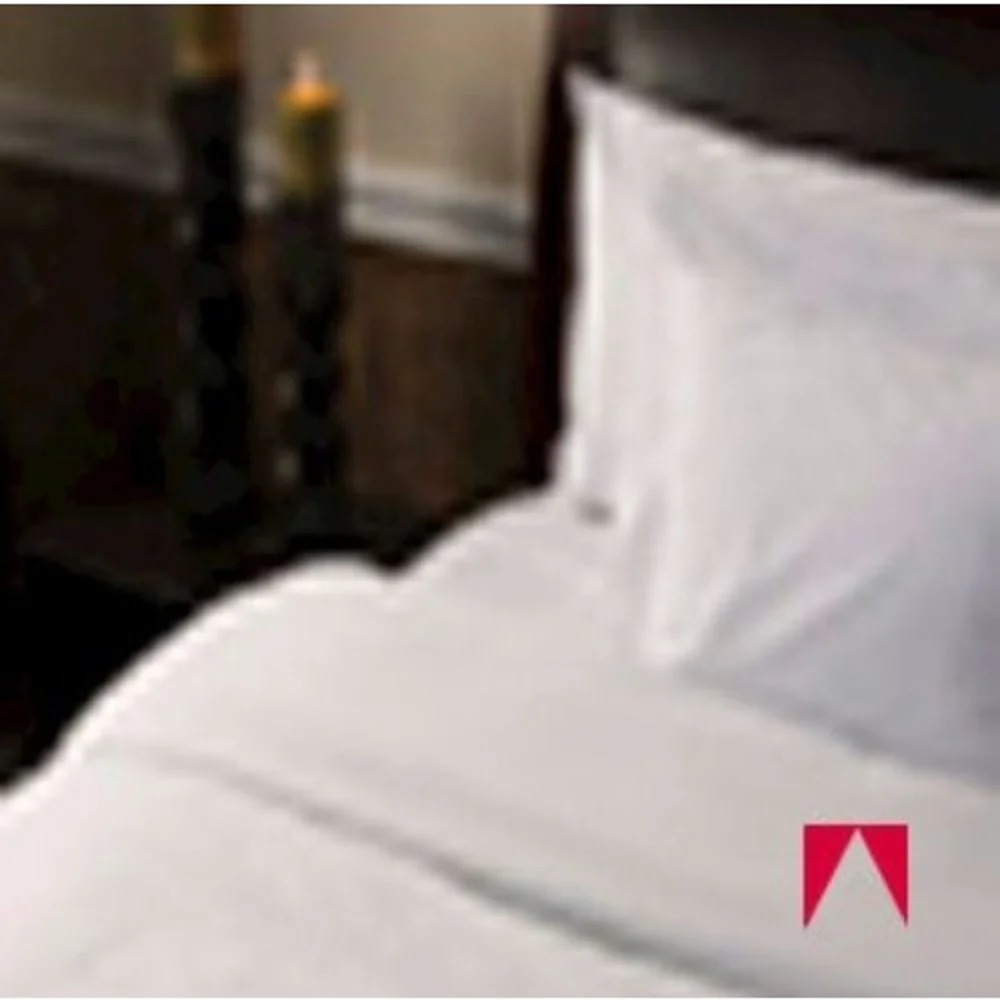 Sobel Westex 200 Thread Count Plain Weave 60% Cotton/40% Polyester Fitted Sheet, White, Hotel King
