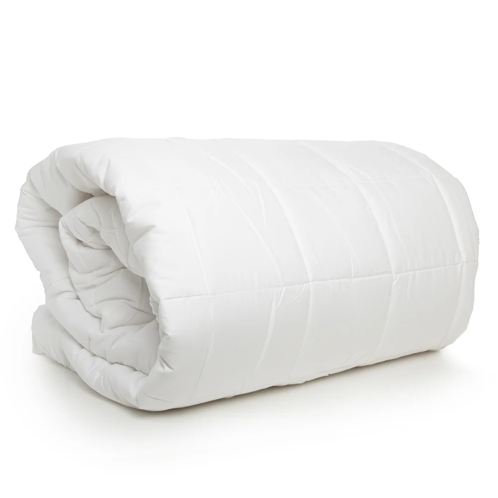 Registry T200 Medium Down Alternative Filled Blanket 40oz Full/Queen 90"x90"