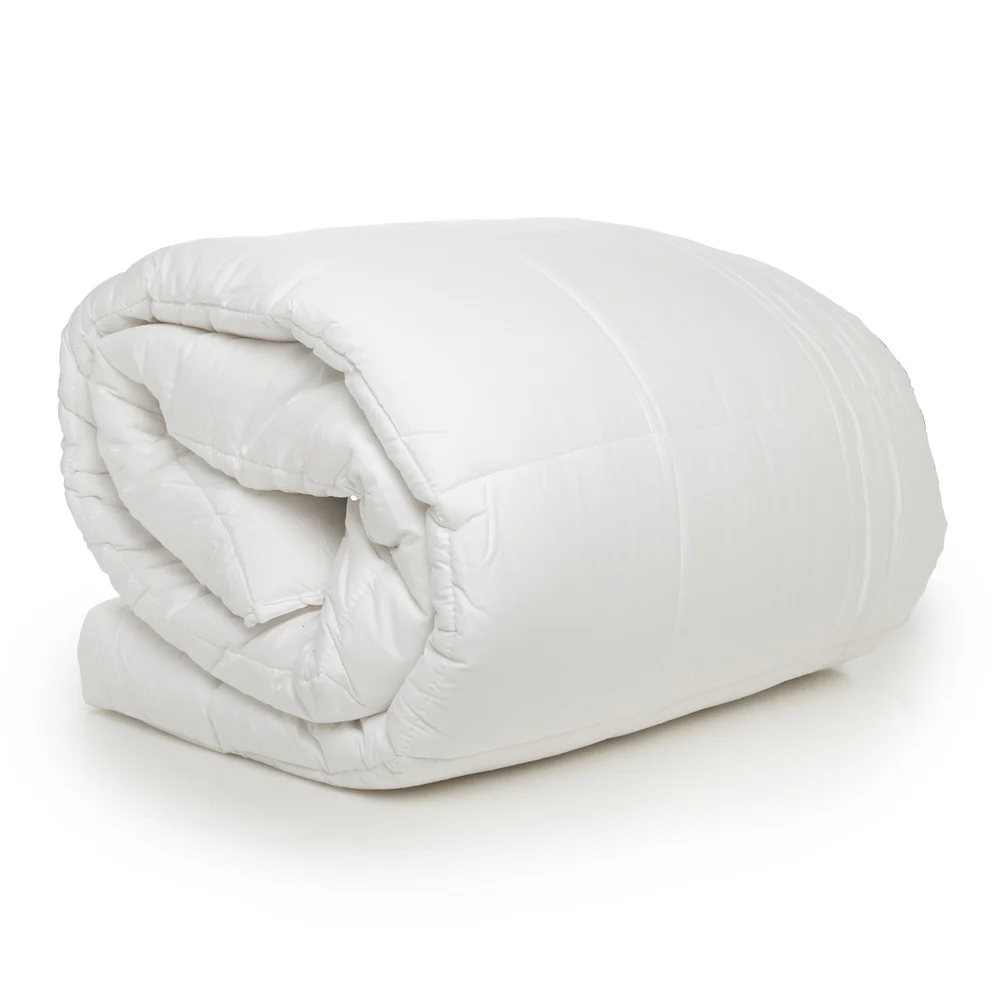 Registry T200 Heavyweight Down Alternative Comforter 67.5oz King 108"x90"