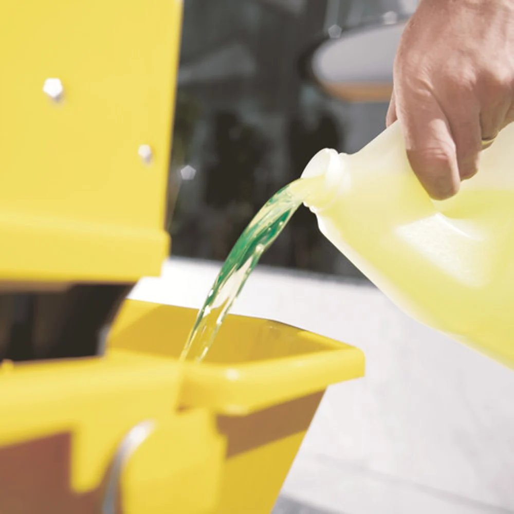 Mr. Clean Finished Floor Cleaner Concentrate, 1 Gal. thumbnail 2